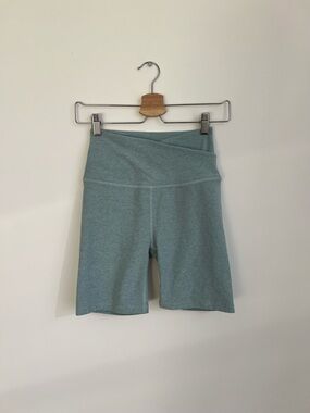 Beyond Yoga At Your Leisure Bike Shorts in GORGEOUS color, Small - Like New